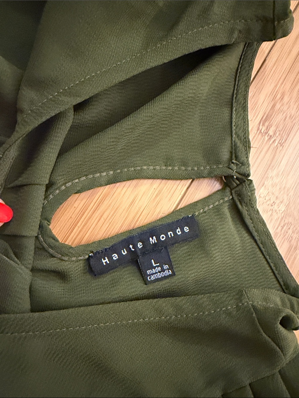 Olive Green Pleated Keyhole Cap Sleeve Blouse - Picture 3 of 5